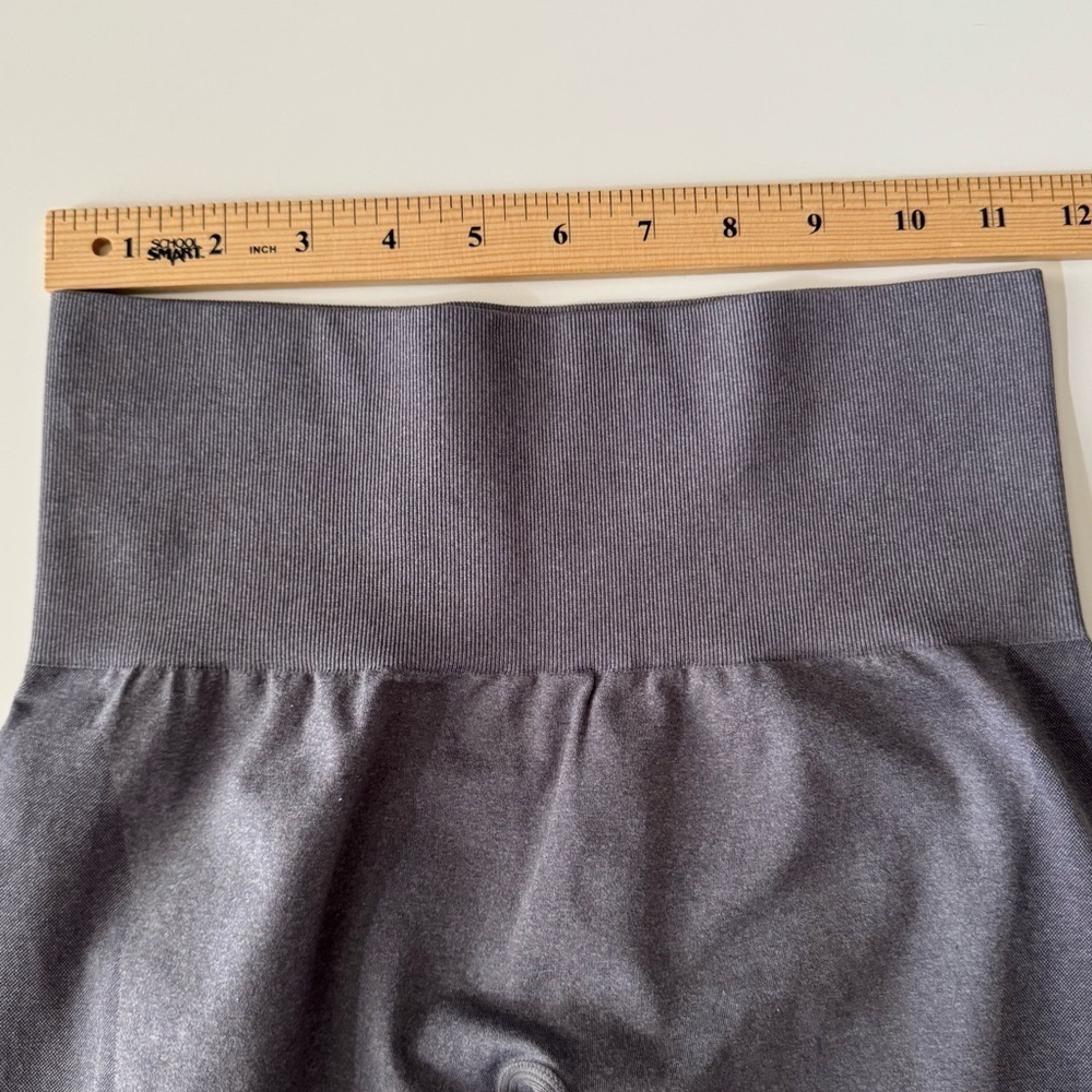 NVGTN Contour Seamless Leggings Women’s size small - Picture 9 of 11